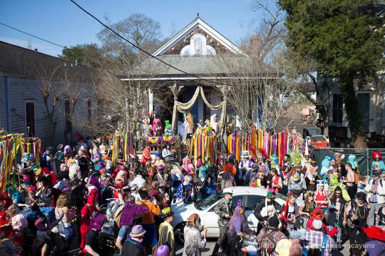 Societe de Sainte Anne strolls through French Quarter on Mardi Gras: See photos