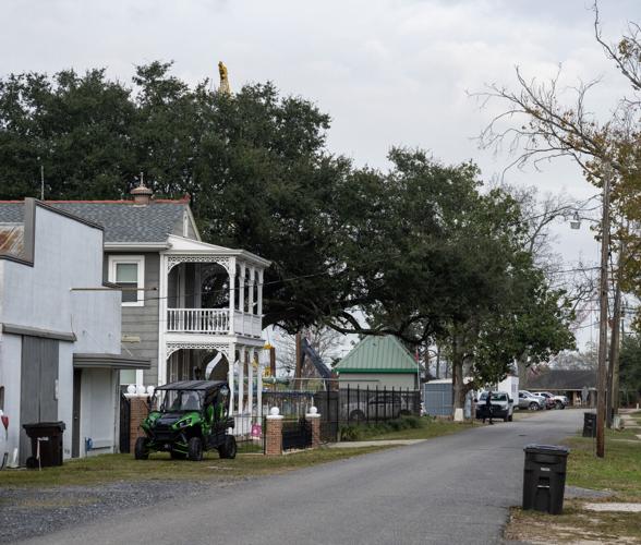 BR.dvillenoise.adv_2549 MJ.JPG